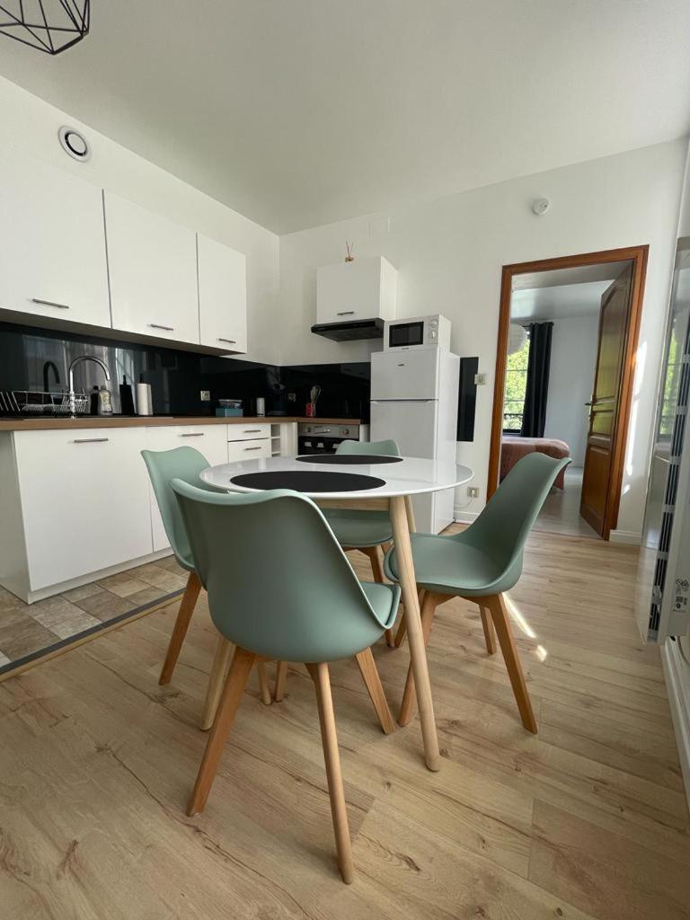 Appartement Le Petit Charcot Charleville-Mézières Extérieur photo